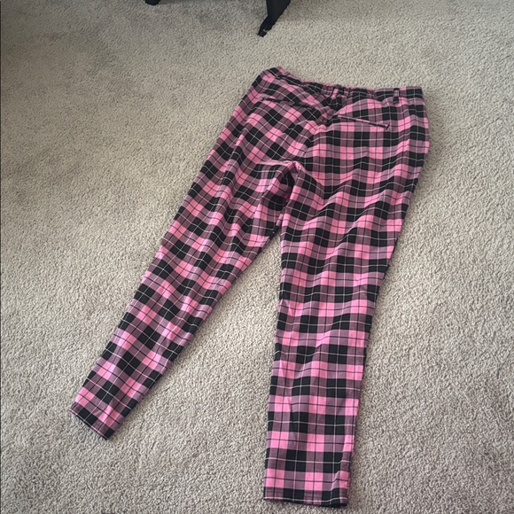 Hot Topic Pink Plaid Women's Pants - Picture 5 of 5